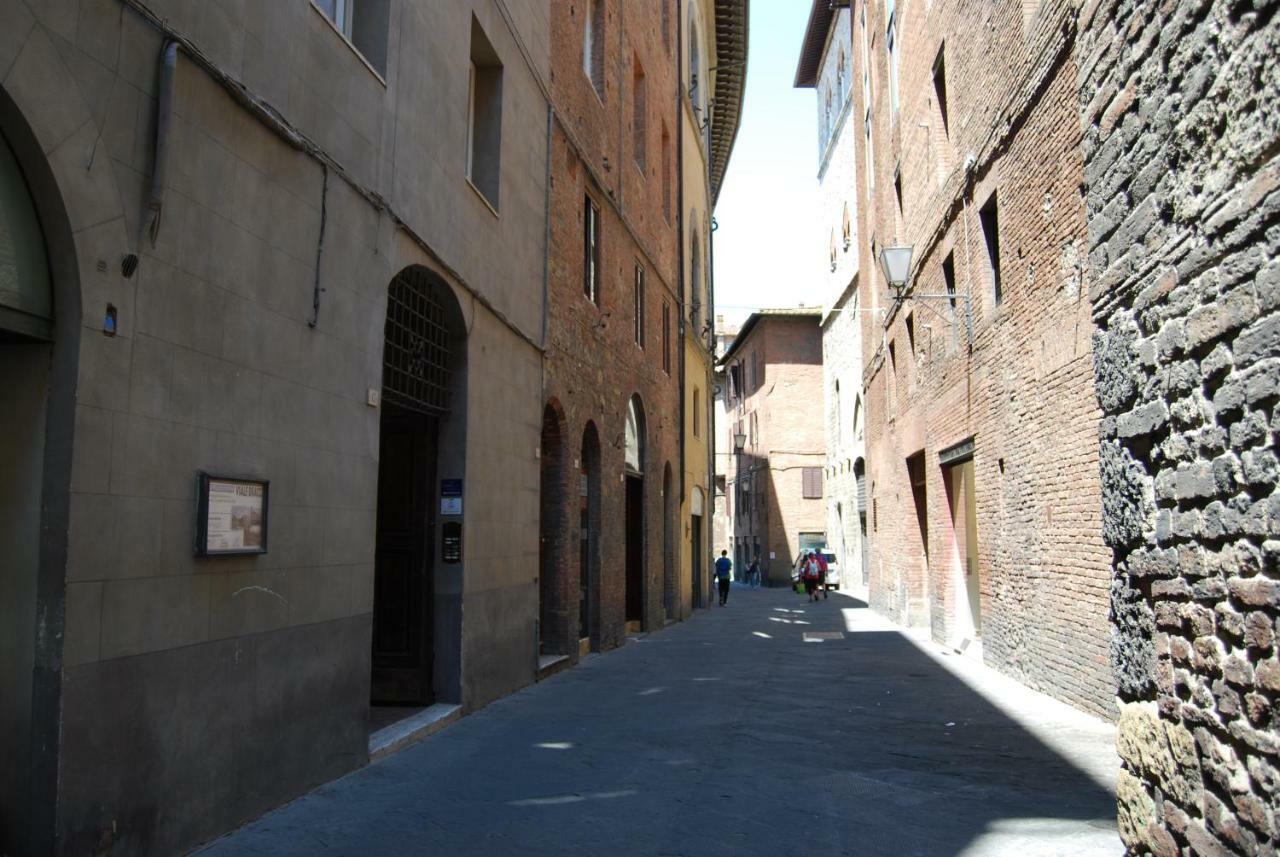 Antica Dimora Del Buongoverno Siena Bagian luar foto