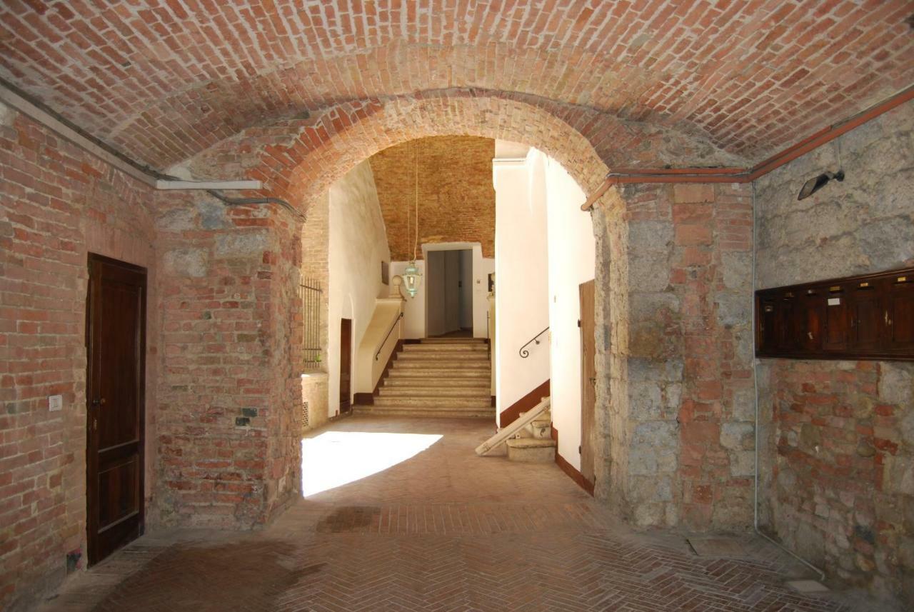 Antica Dimora Del Buongoverno Siena Bagian luar foto